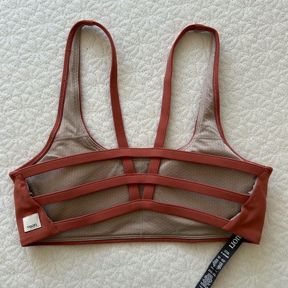 Vuori Peach Yosemite Sports Bra new w/o tags - Picture 4 of 6